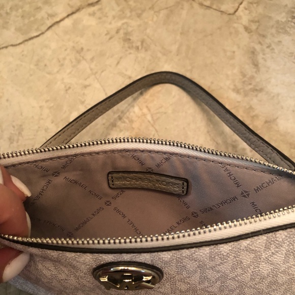 Michael Kors Fulton Wristlet- Bright White - Picture 6 of 7